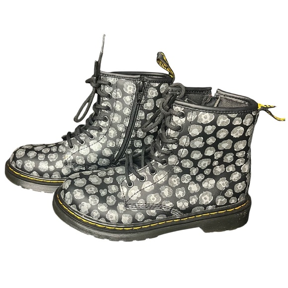 Dr. Martens- Black and Silver w/Glitter- Kids size 2- EUC Like New - Picture 3 of 7
